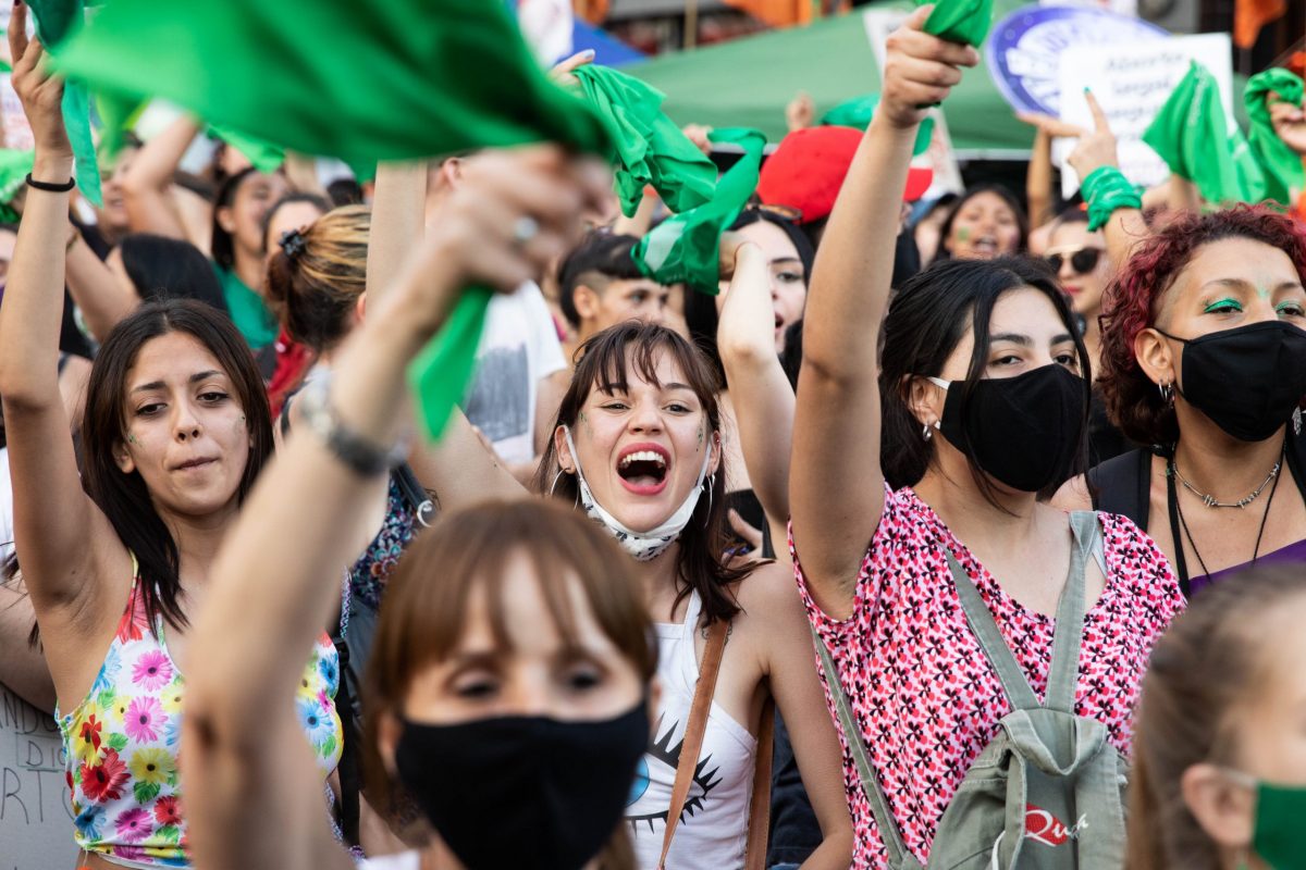 Es Ley: el aborto ya es legal en Argentina - LatFem