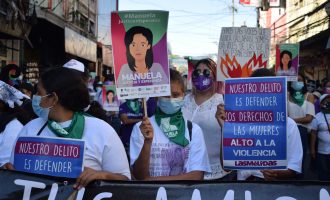 Ante la prohibición del aborto en El Salvador, ellas luchan por la libertad y la despenalización social