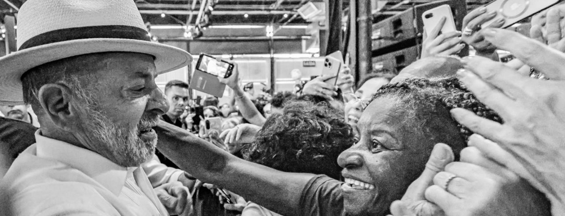 Fé, favela y Lula: el feminismo popular en la campaña electoral de Brasil